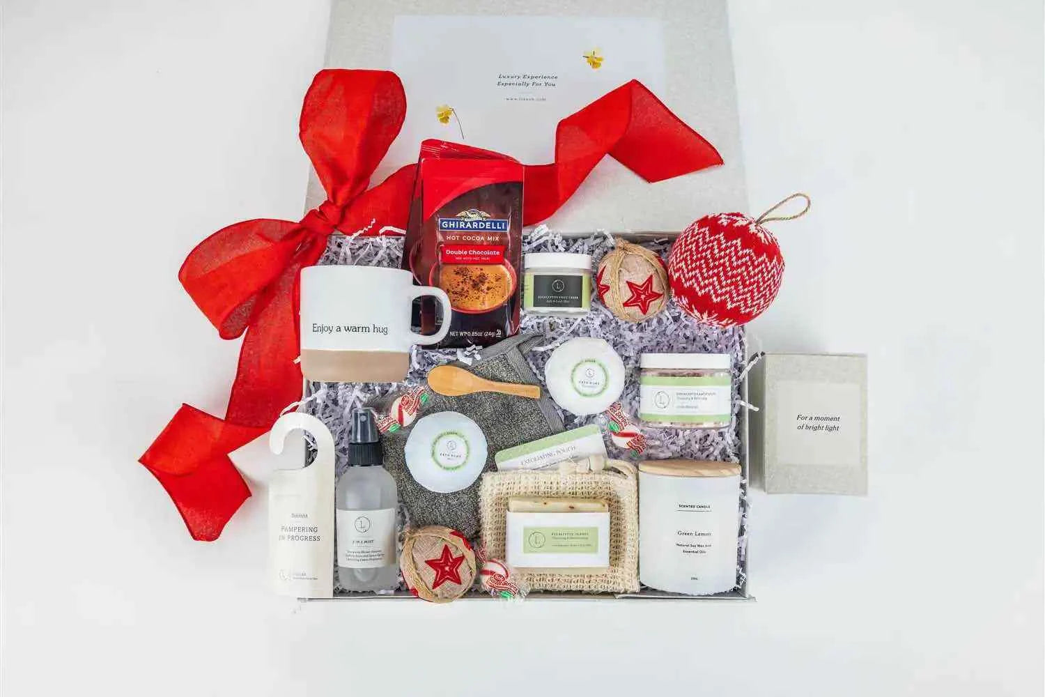 Luxury Christmas Gift Basket for Her – Relaxation Spa Set with Eucalyptus Bath Products, Mug, Candle & Holiday Treats